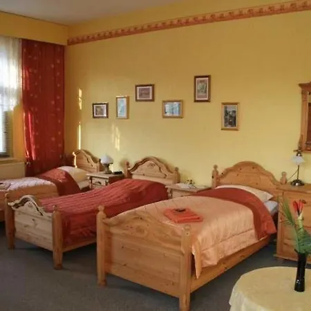 Martha Hotel *